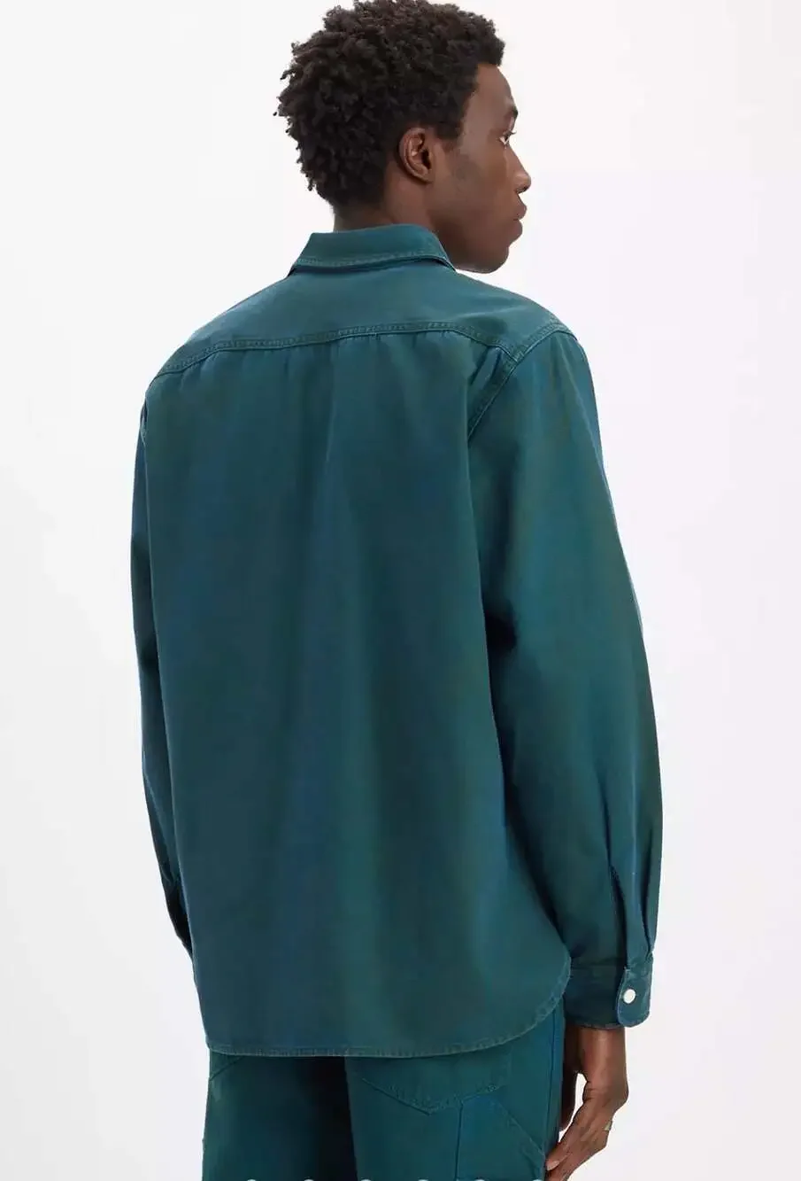 Levi's Classic Worker Overshirt in Green Garment Dye - Picture 2 of 13